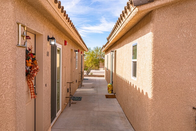 Photo - 2094 Swanson Ave Unidad C102