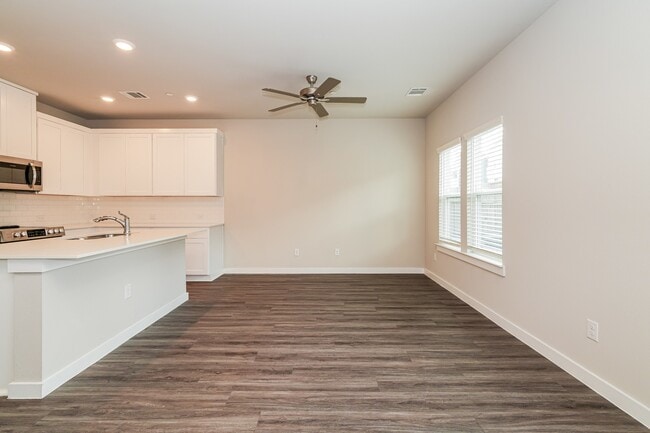 Photo - 18330 W Centro Cir