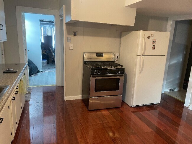 Photo - 3187 Abbott Rd Unit lower