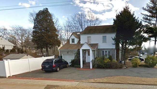 Building Photo - 528 Waukena Ave Rental