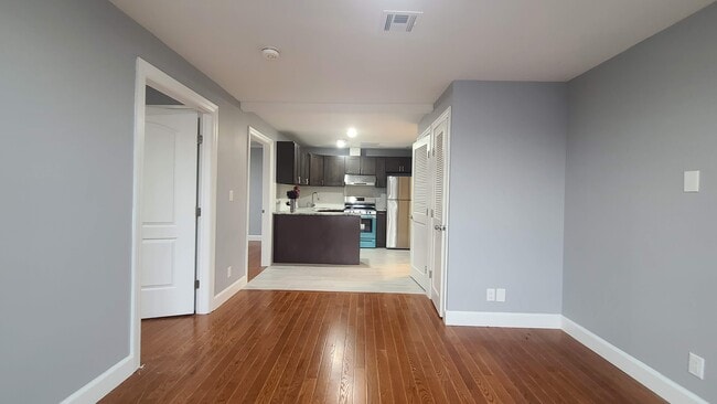 Photo - 100 Griffith St Unit 2