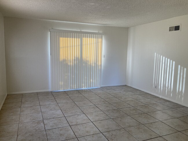 Photo - 517 Dejoy St