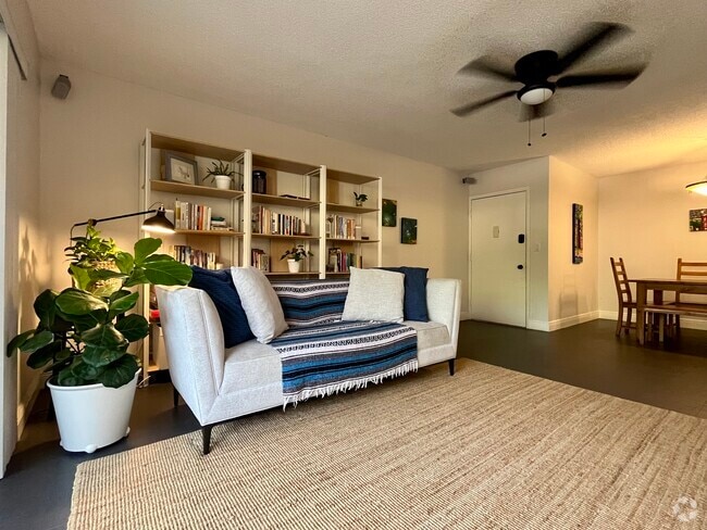 Building Photo - 13720 SW 90th Ave Unit Heatherwalk Rental