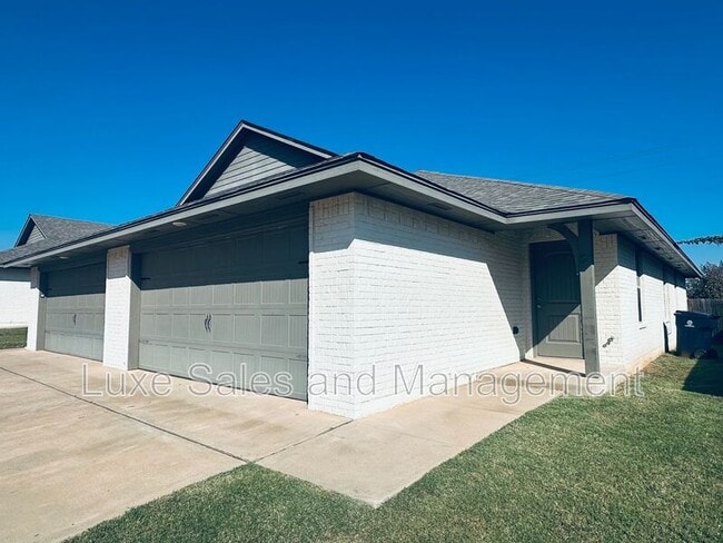 Photo - 11412 N Lincoln Blvd