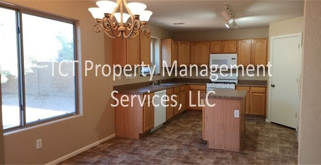 Photo - Spacious 4 bedroom in Johnson Ranch!