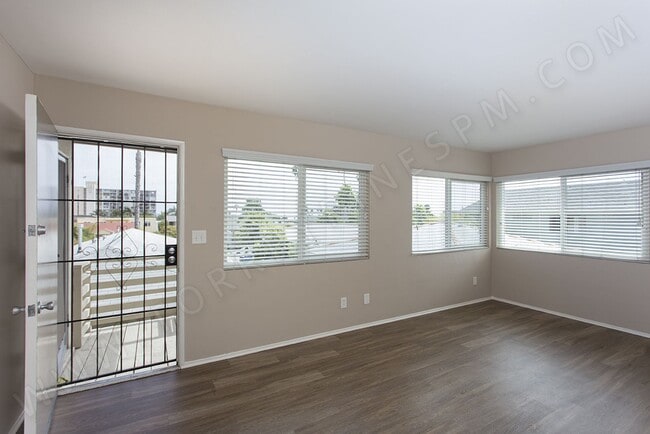 Building Photo - Upstairs 2BR/2BA in North Pacific Beach wi... Unit 962 Rental