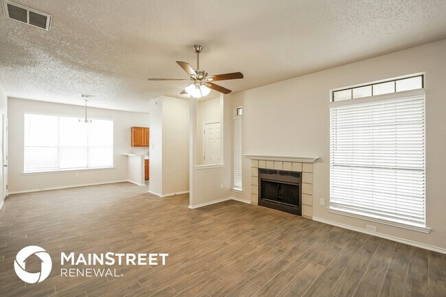 Photo - 1409 Hackamore St