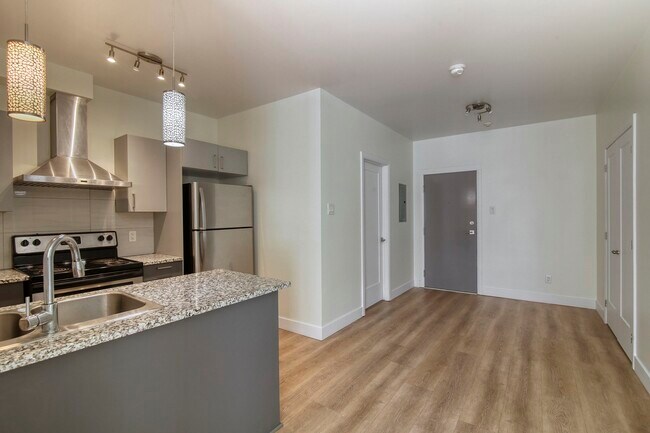 Photo - 6600 Av. de Darlington Unit 102