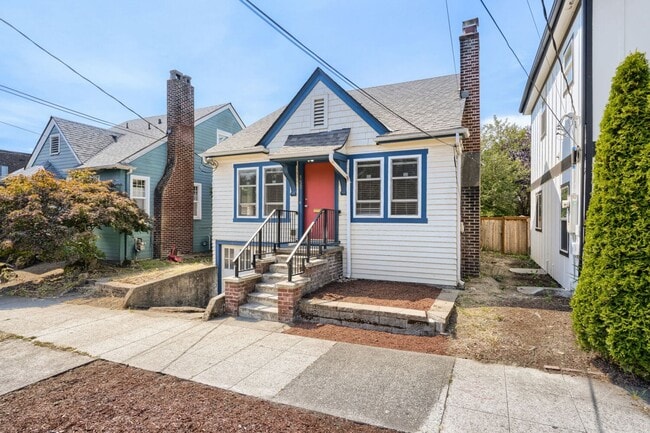 Building Photo - 153 18th Ave