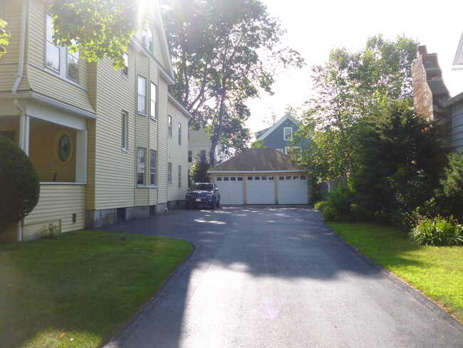 Photo - 29 Roxbury St Unit 2