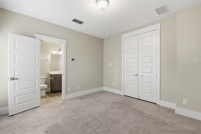 Photo - 819 Algona Ave