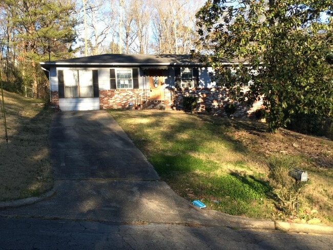 Building Photo - 908 Redstone Ln