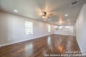 Photo - 1118 St James St