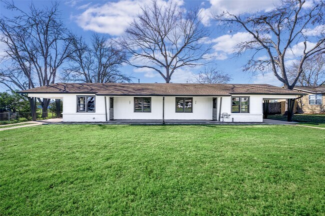 Photo - 476 Ellinger Rd