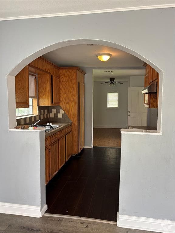 Building Photo - 110 W Hunnicutt Ave Rental