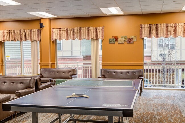 Building Photo - 195 Pleasant St