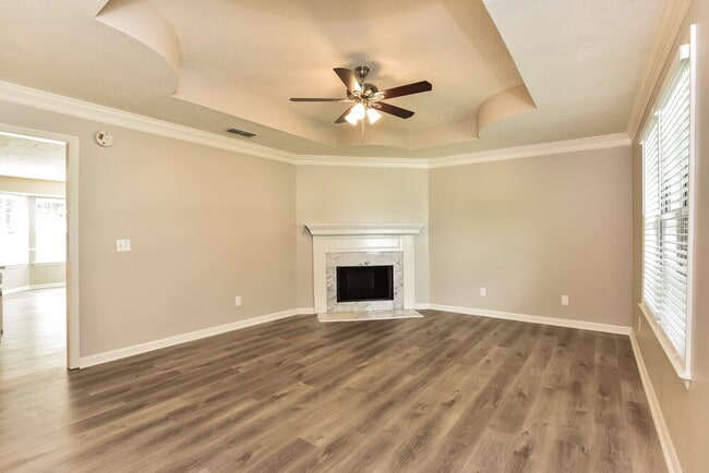 Photo - 295 Sanders Dr