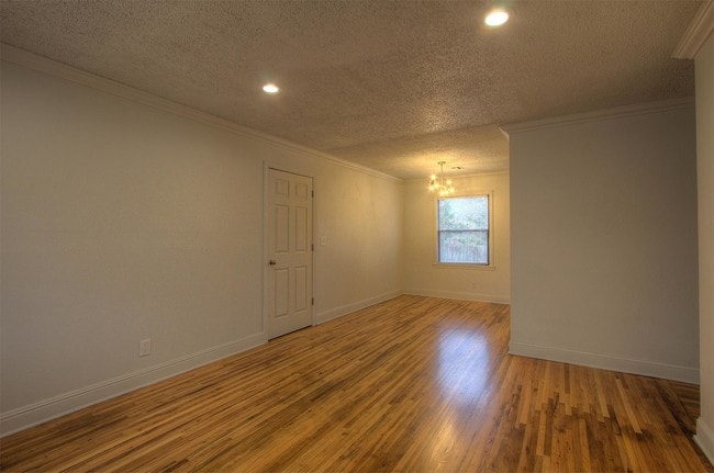 Photo - 1331 E 43rd St