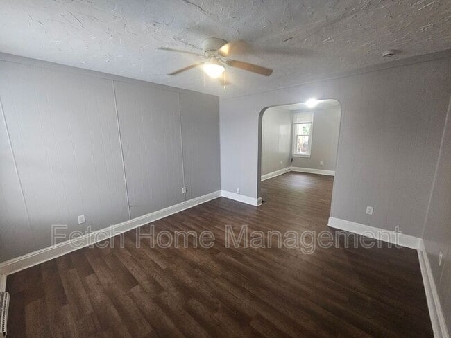 Photo - 826 Wallace St