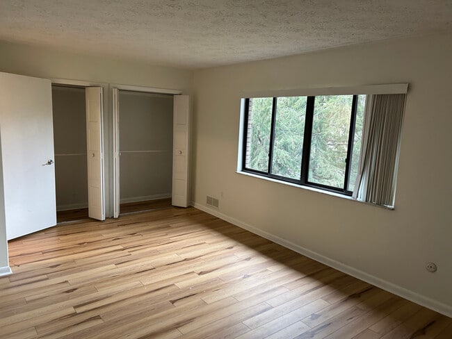 Photo - 104 Georgetown Ln