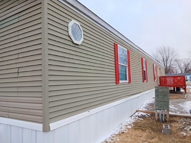 Photo - 200 N 28th St