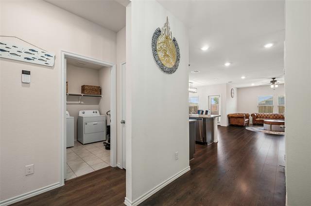 Photo - 901 Euston St