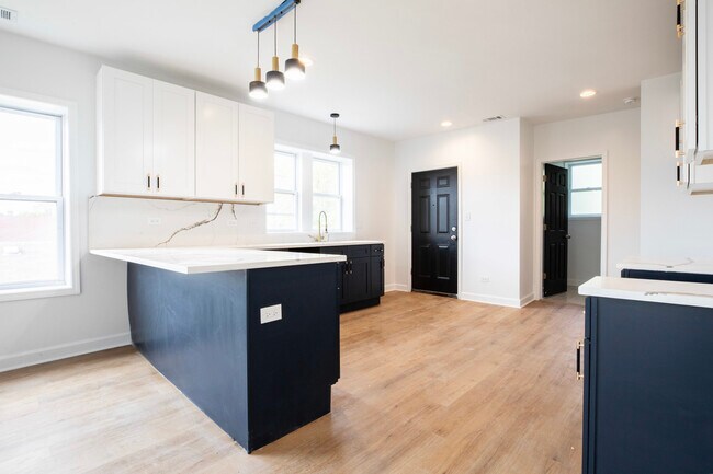 Photo - 7435 S Euclid Ave Unit 3