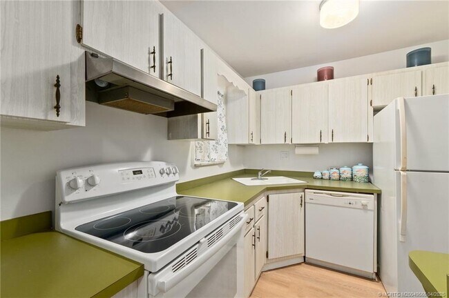 Photo - 1931 SW Palm City Rd Unit 16D