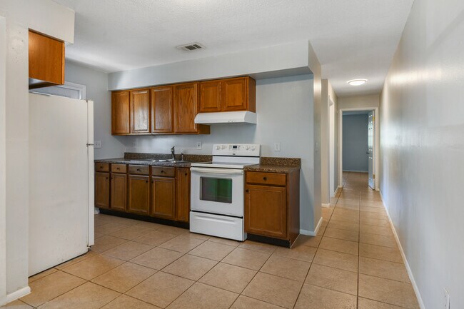 Photo - 408 N Rosland Dr