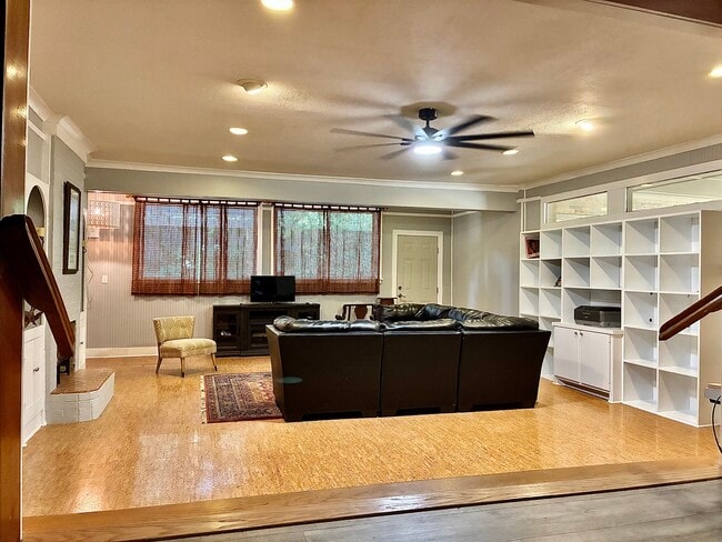 4429 Brook Dr