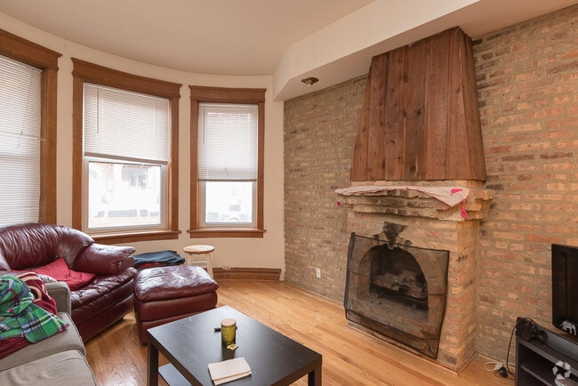 Building Photo - 3826 N Kenmore Ave Unit 1 Rental
