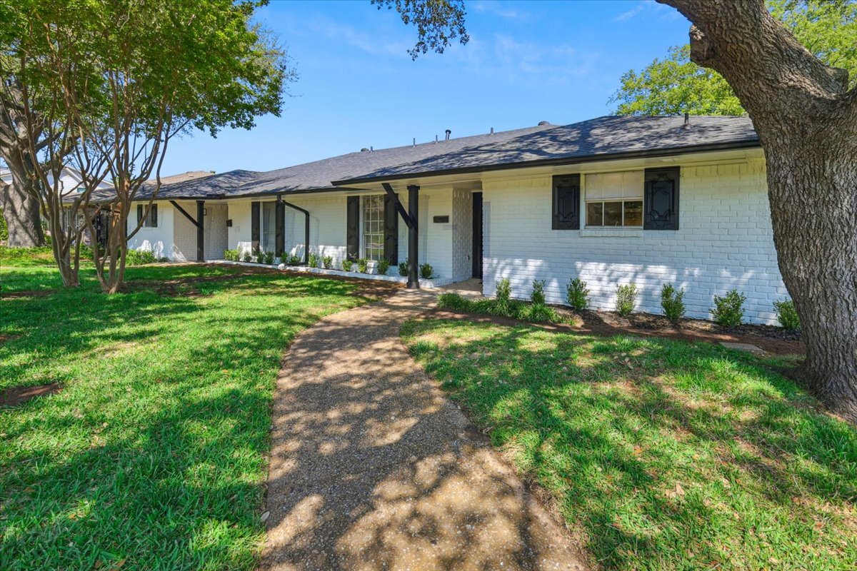 Exterior Front - 10657 Sandpiper Ln (Dallas, TX)