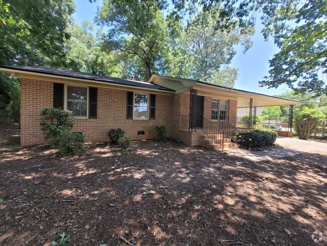 Building Photo - Clarke Co. - Athens, GA Huntington Ct - 3 ... Rental