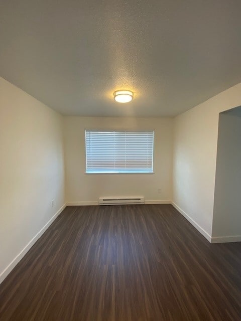 Apt 25 Dining Area - Stateside Flats
