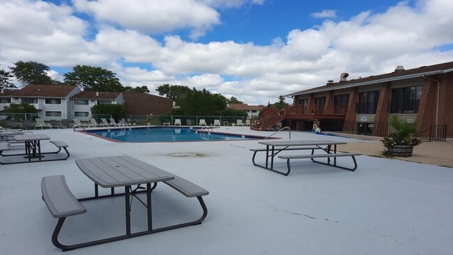 Photo - Spacious & Updated 2-Bed, 2-Bath Condo in ...
