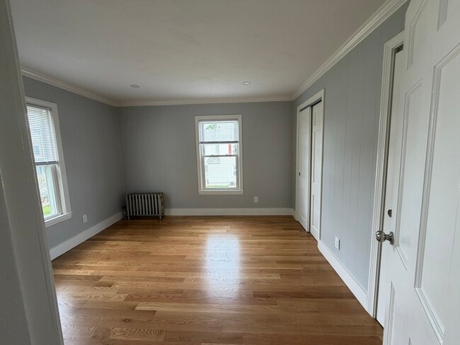 Building Photo - 24 Summer St Unit Apartment 2