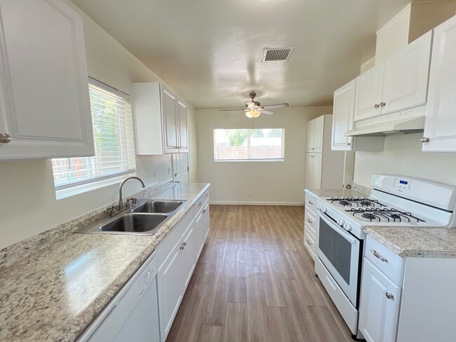 Photo - Remodeled 3 Bed Home w/ Fireplace, Garage & Huge Backyard – 93309