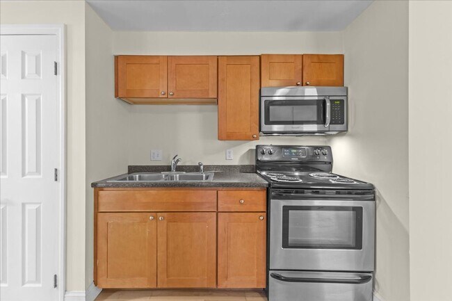 Photo - 141 Main St Unit APT 2