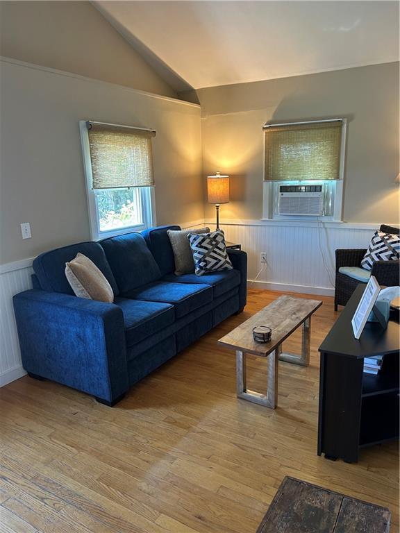 Photo - 272 Riverside St