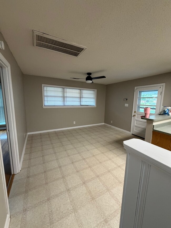 Photo - 107 Hartley Dr