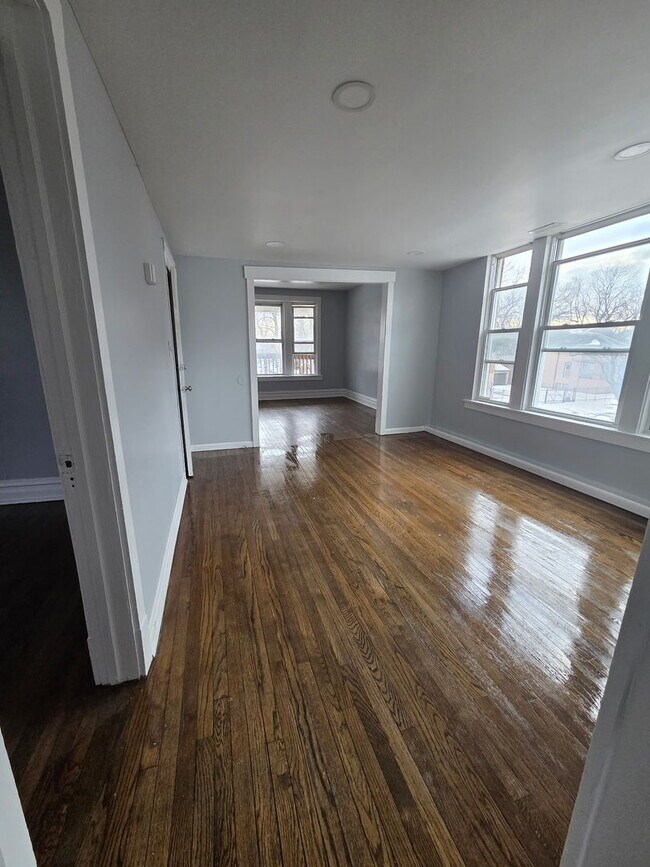 Photo - 2704 E 77th St Unidad 2