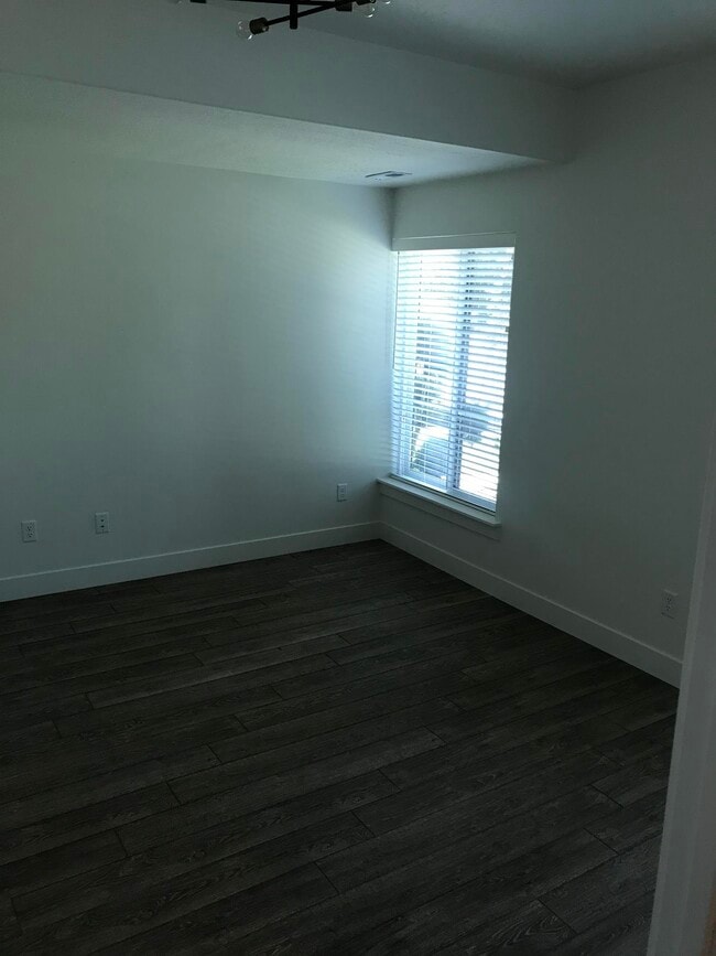 Photo - 2972 S Richmond St