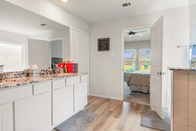 Photo - 2513 Malibu Gln Dr