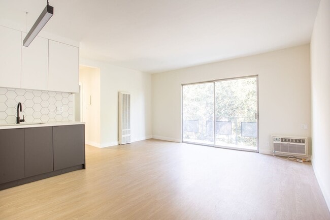 Photo - 1811 Tamarind Apartments