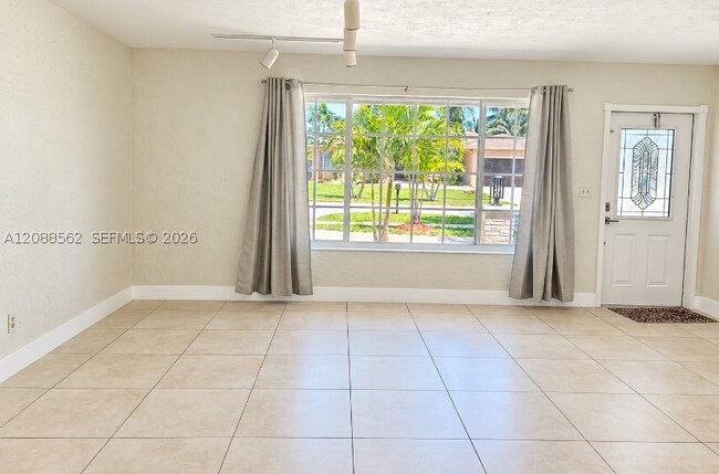 320 NW 93rd Ave
