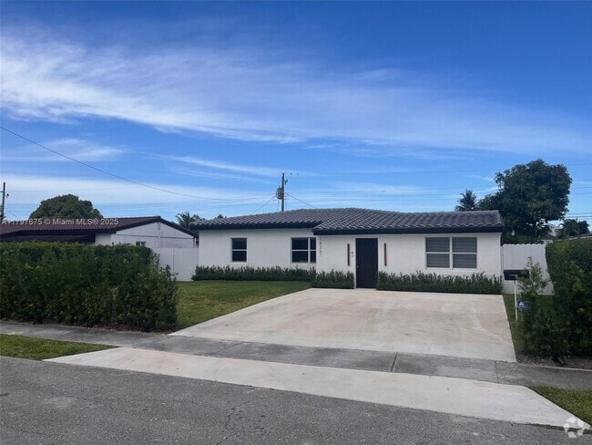 Building Photo - 18361 NE 20th Pl Rental