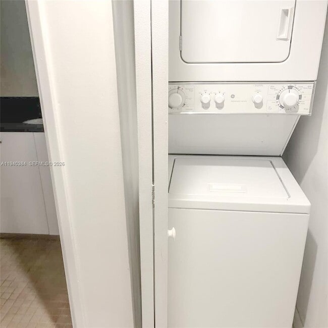 Photo - 6900 SW 39th St Unit 106J