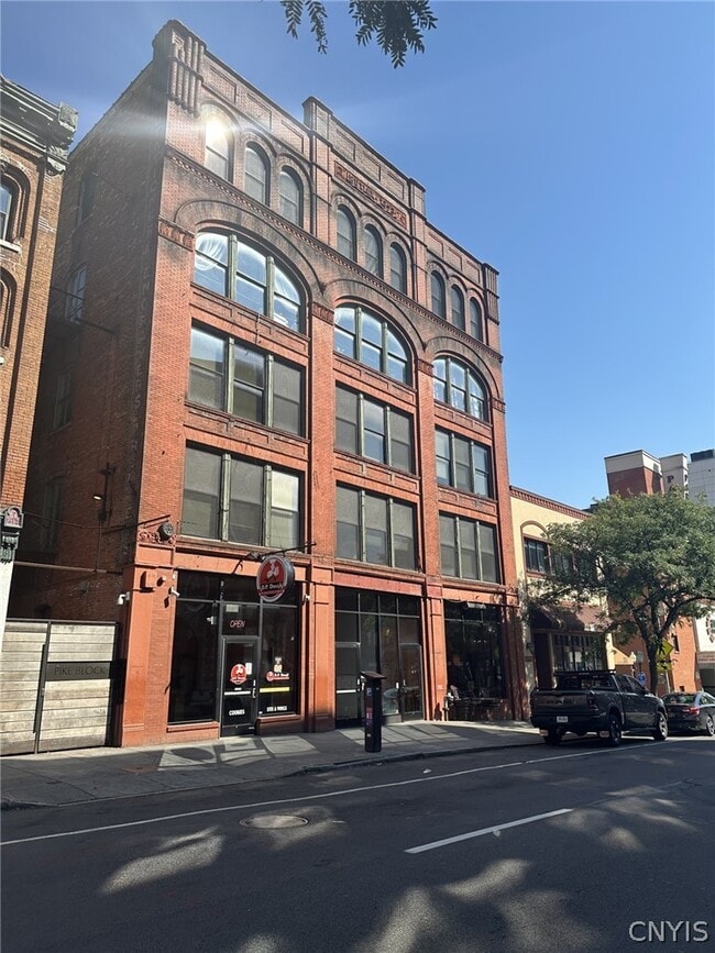 Building Photo - 317 S Clinton St