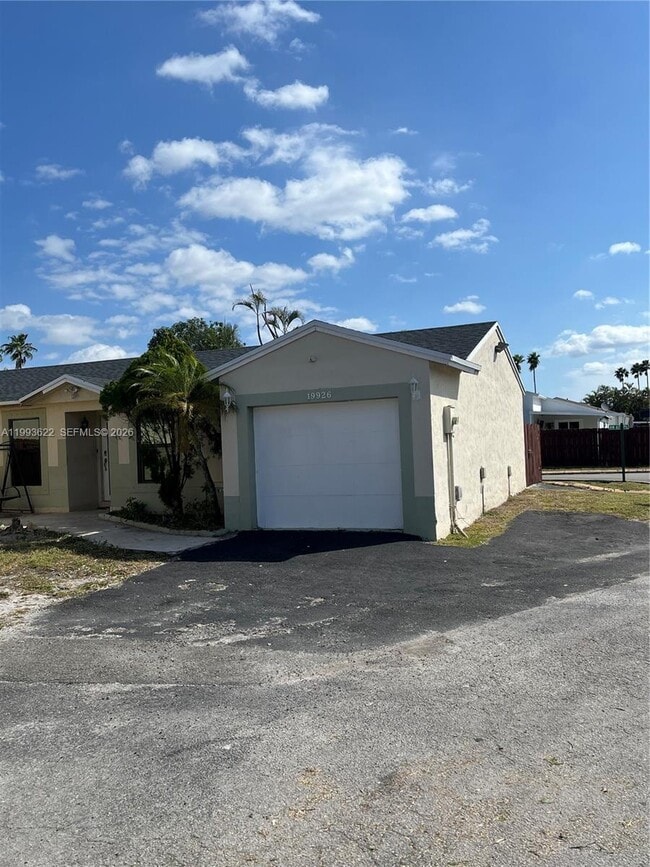 Photo - 19926 NW 67th Pl