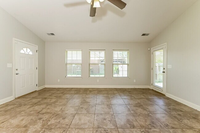 Photo - 45 Clover St